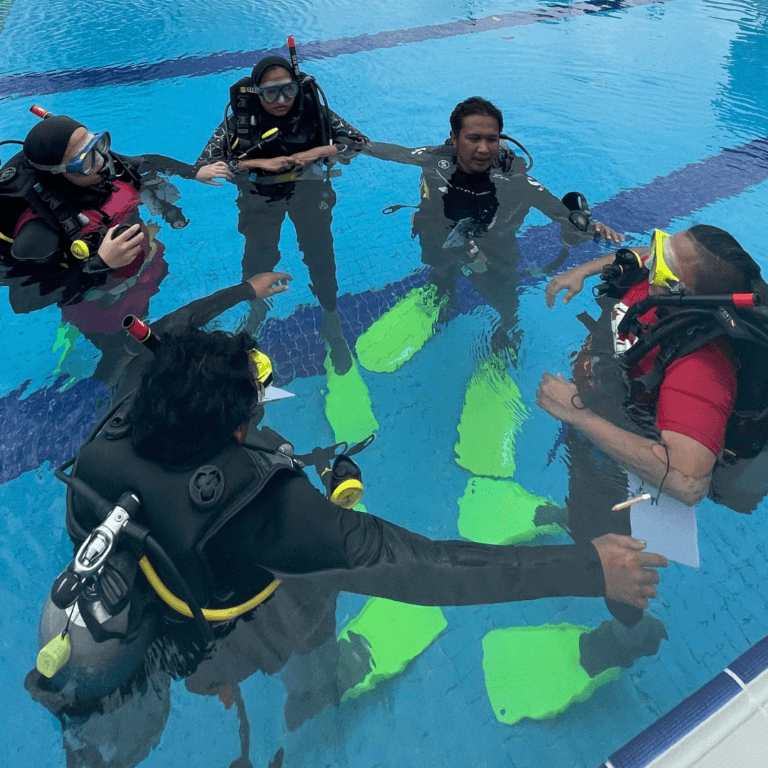 discover scuba diving pool